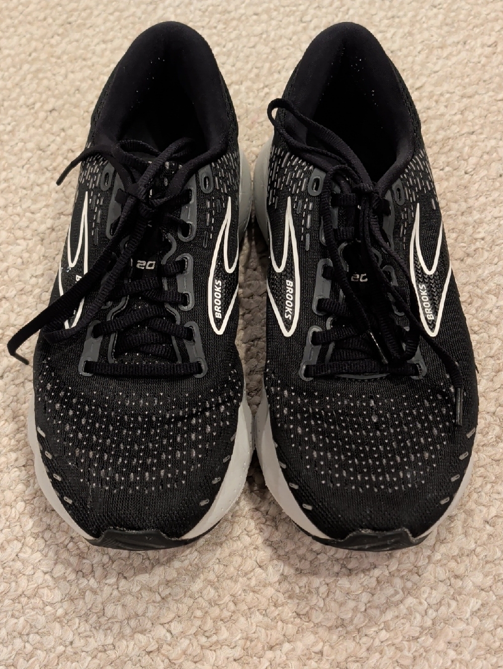 Brooks Men's Black and White Running Shoes